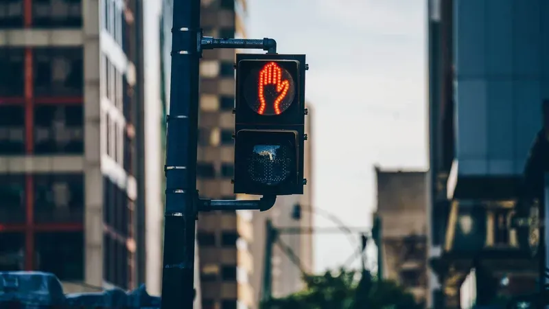How to Break Bad Habits: 10 Simple Strategies to Change Your Behaviors